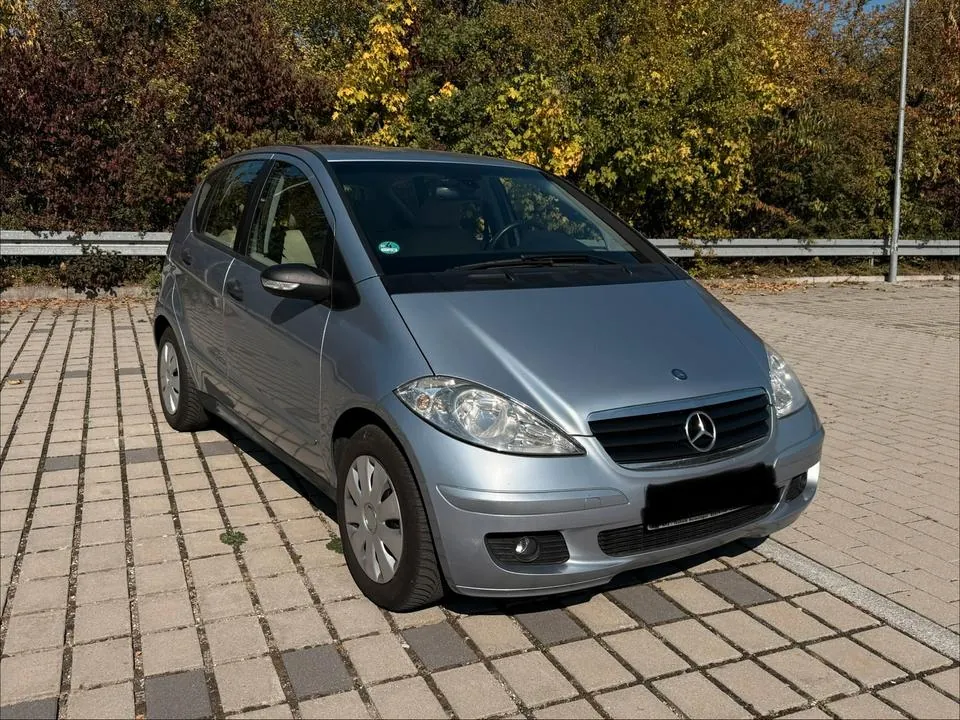 Mercedes-Benz A180