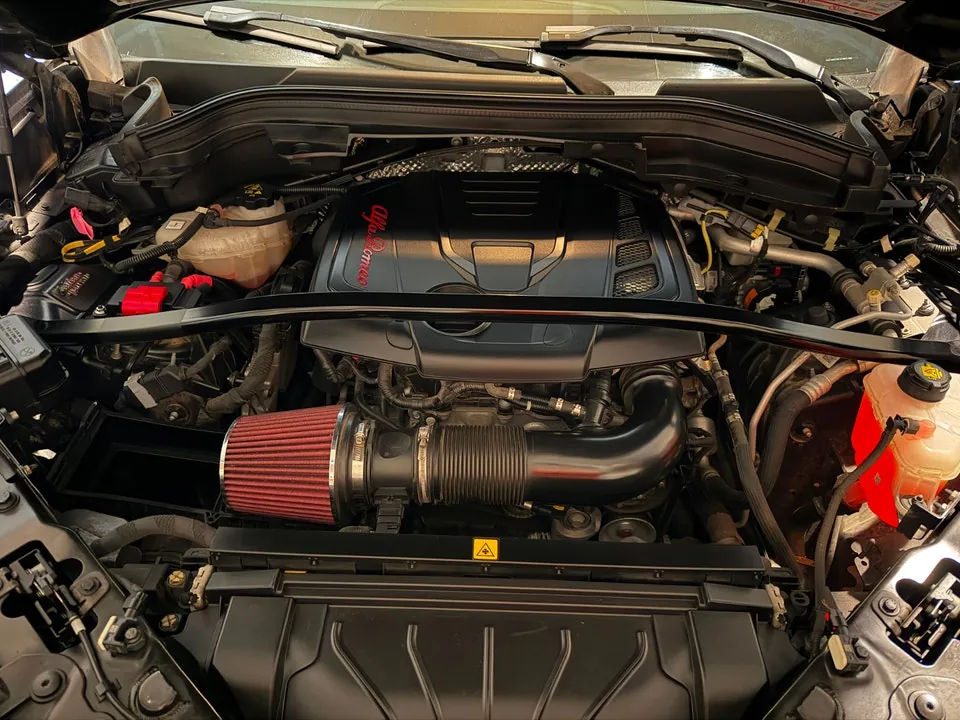 Alfa Romeo Stelvio 2018 photo 2