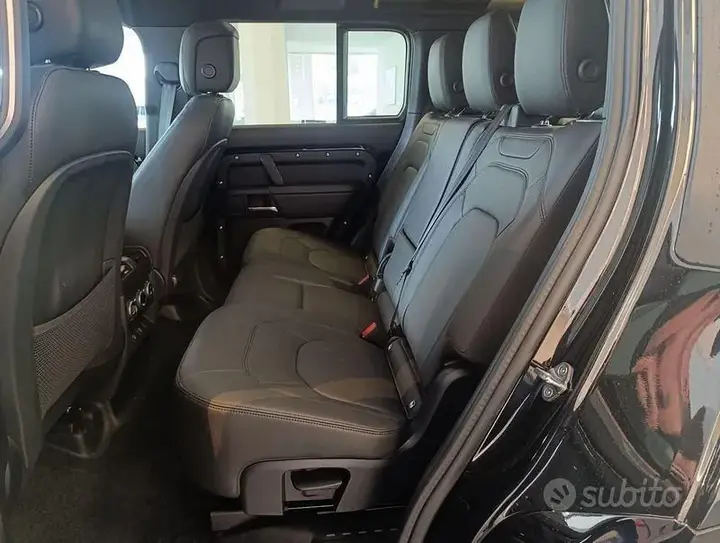 Land Rover Defender 2025 photo 5
