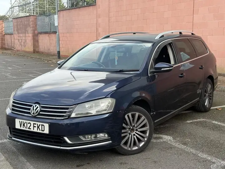 Volkswagen Passat 2012 photo 2