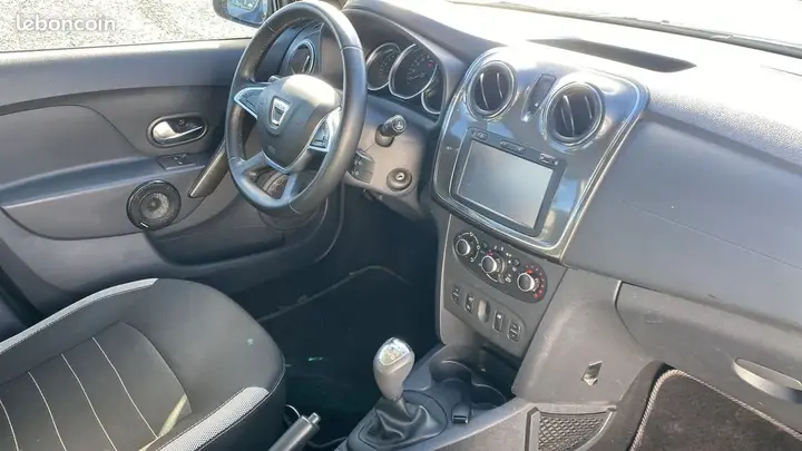 Dacia Sandero 2017 photo 3