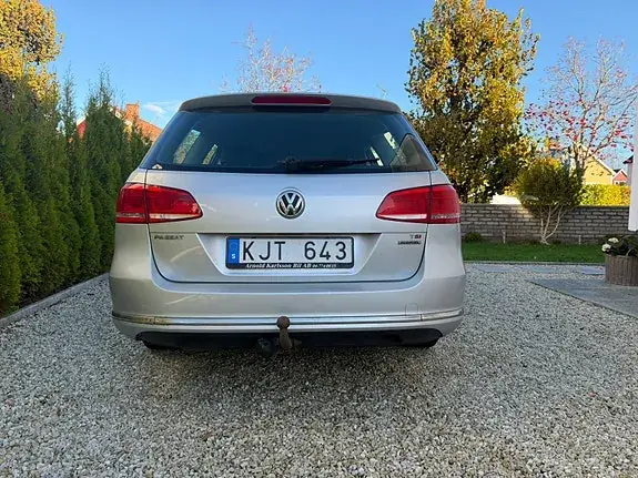 Volkswagen Passat 2011 photo 4