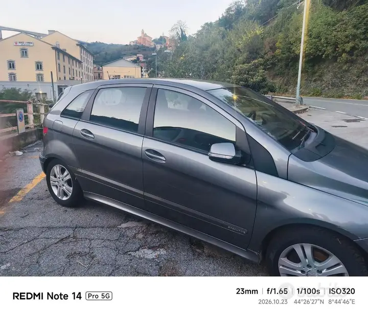 Mercedes-Benz B-Class 2010 photo 4