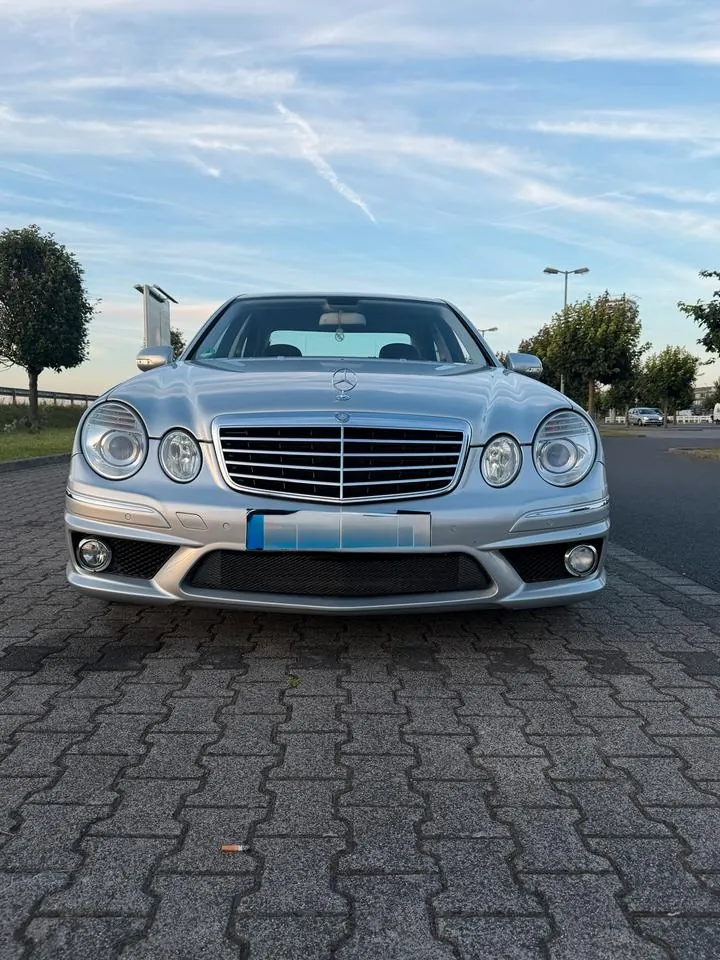 Mercedes-Benz E220