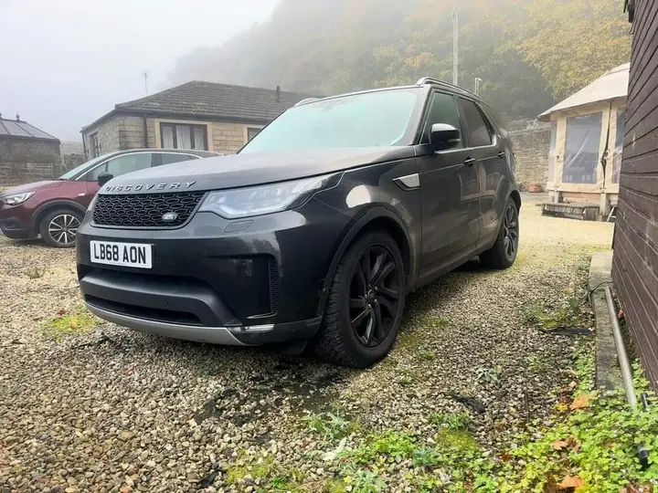 Land Rover Discovery 2018 photo 2