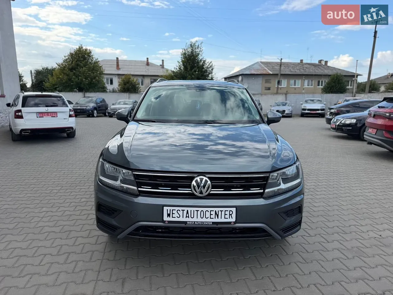 Volkswagen Tiguan 2018 photo 2