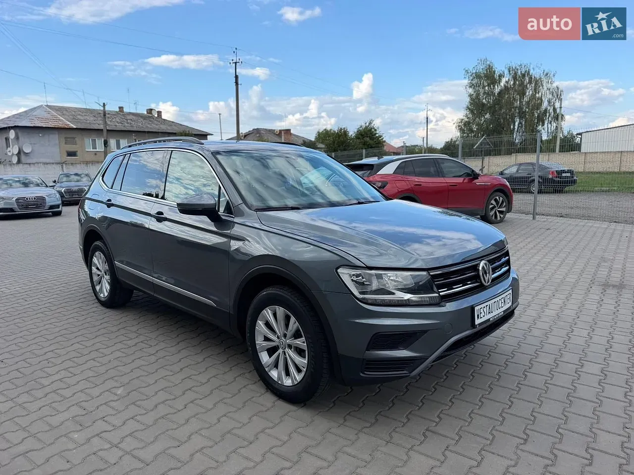 Volkswagen Tiguan 2018 photo 3