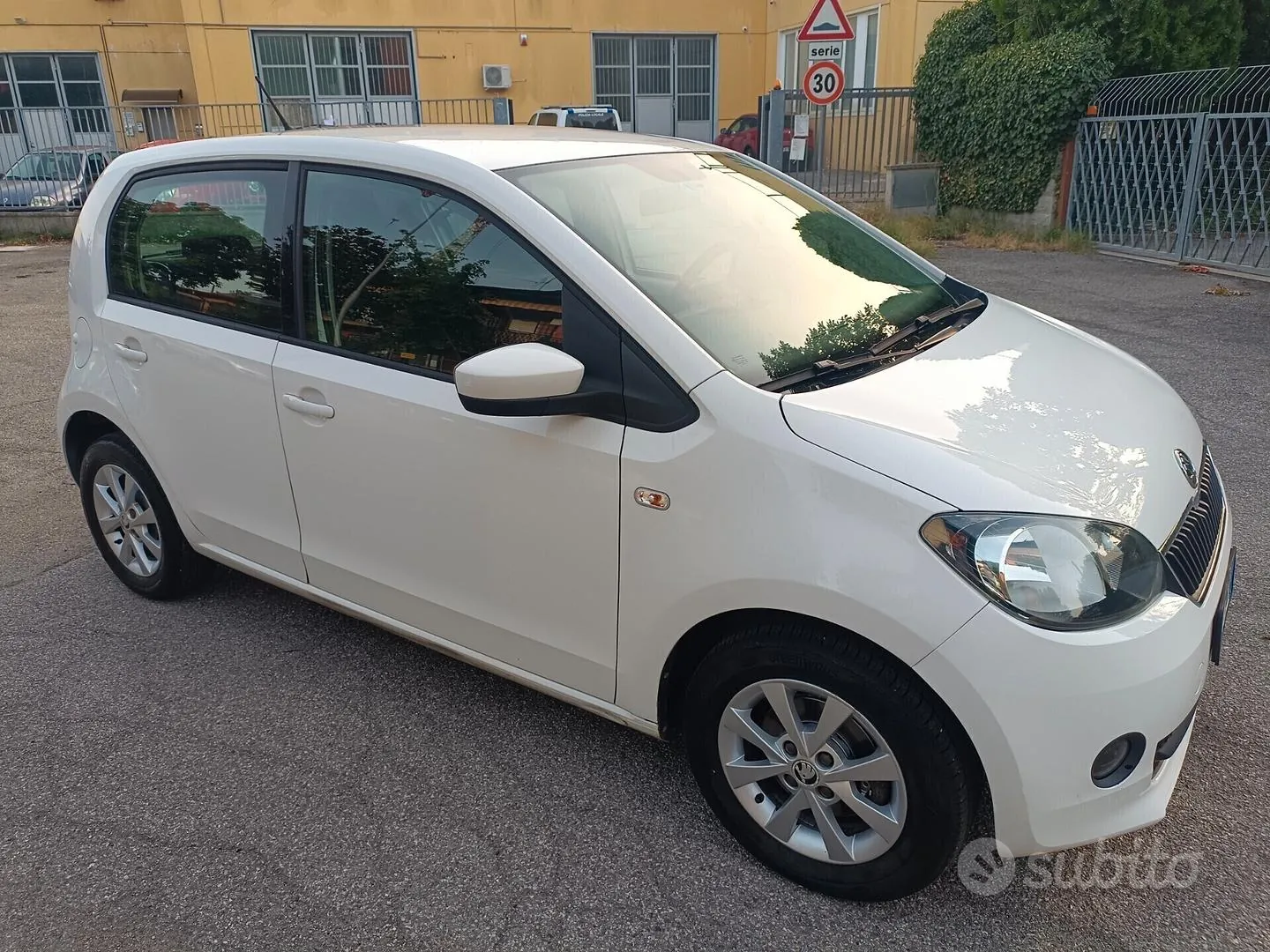 Skoda Citigo 2015 photo 5
