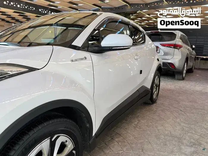Toyota C-Hr 2021 photo 2