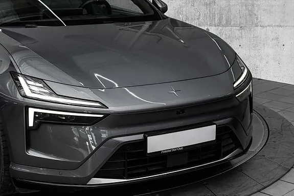 Polestar 4 2025 photo 2