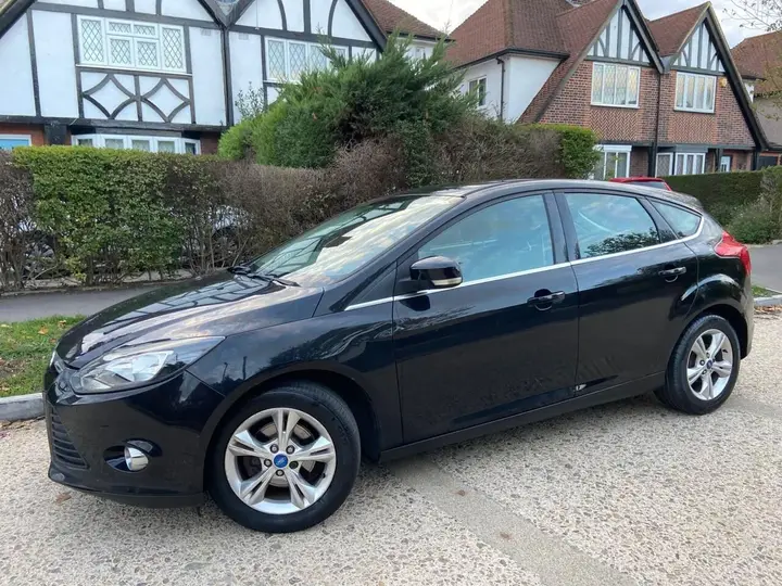Ford Focus 2013 photo 2