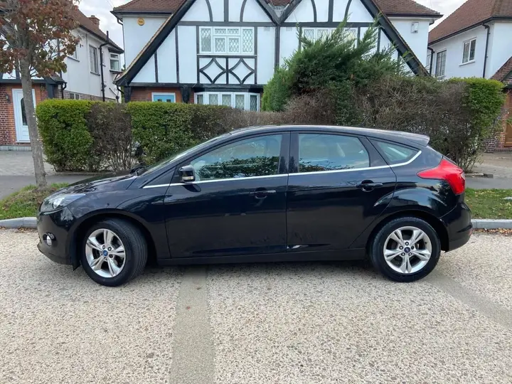 Ford Focus 2013 photo 3