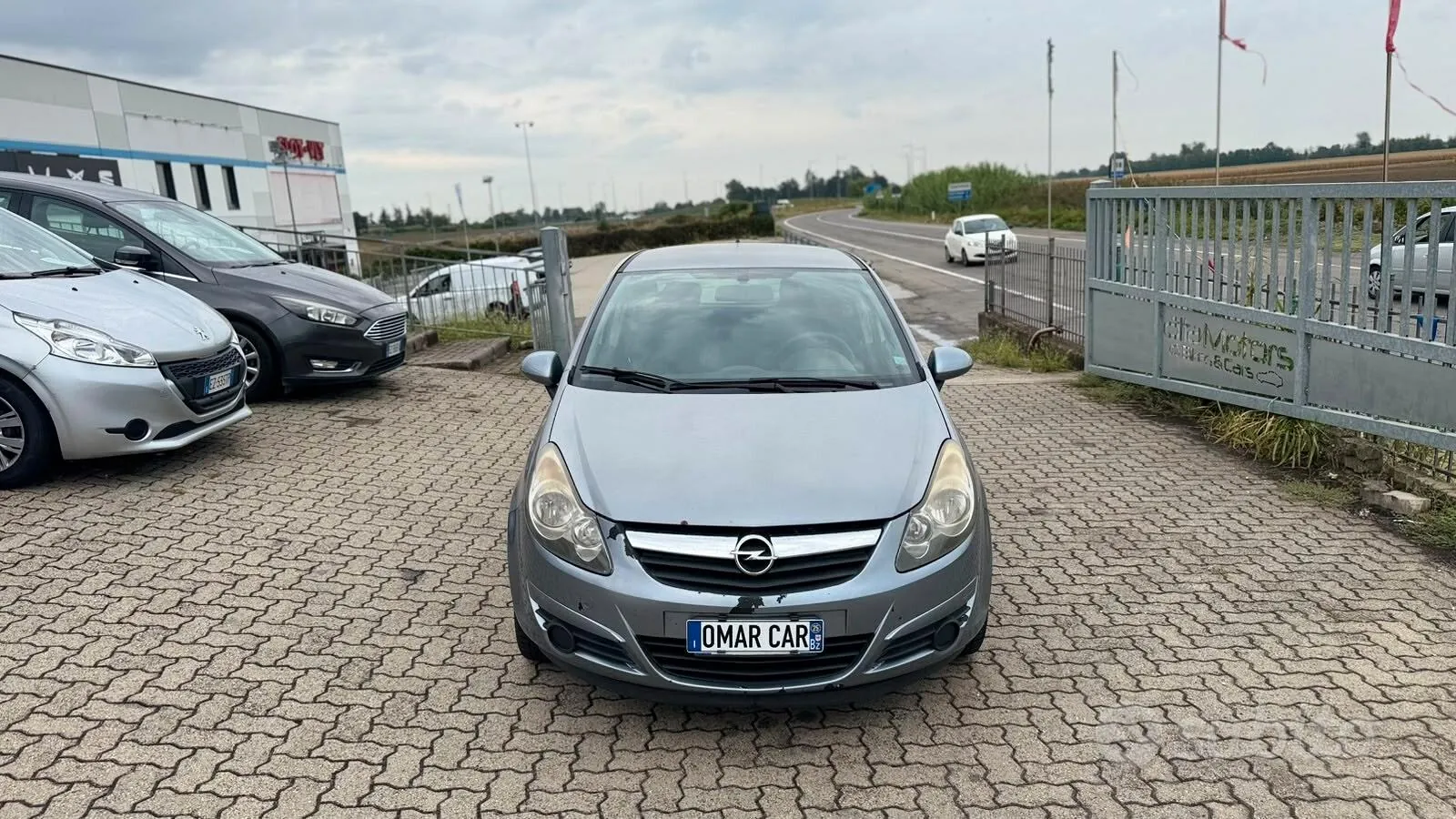 Opel Corsa 2011 photo 2