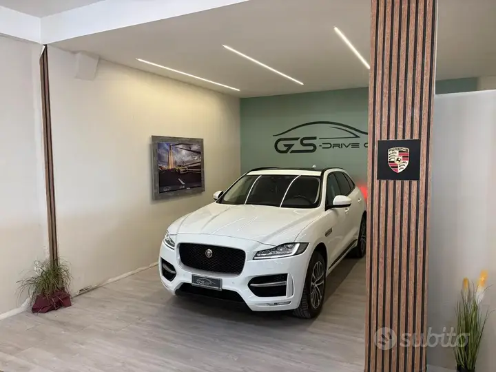 Jaguar F-Pace 2018 photo 3