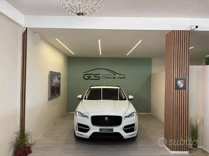 Jaguar F-Pace
