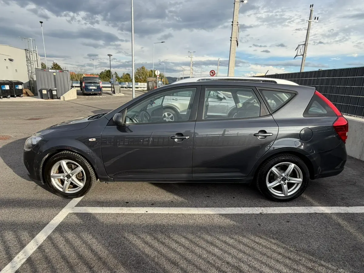 Kia Ceed 2012 photo 3