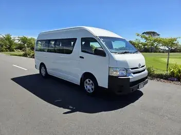 Toyota Hiace 2015 photo 2