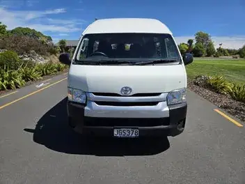 Toyota Hiace 2015 photo 3