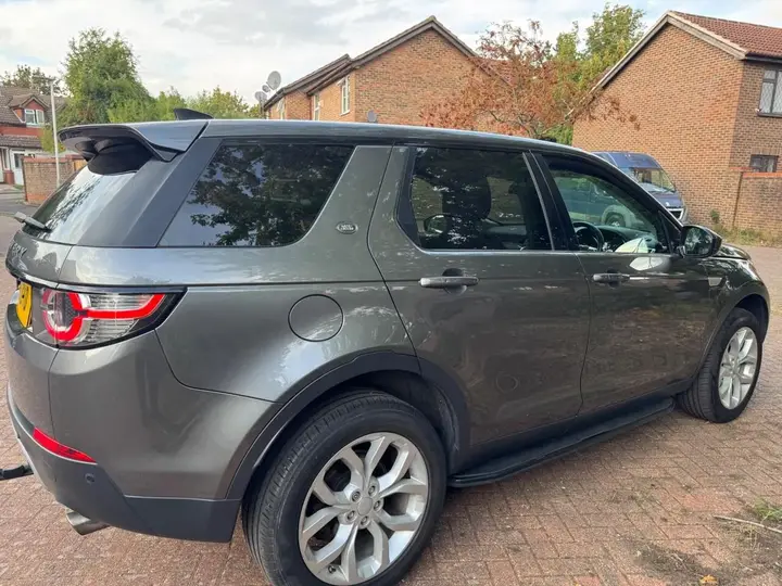 Land Rover Discovery Sport 2018 photo 4