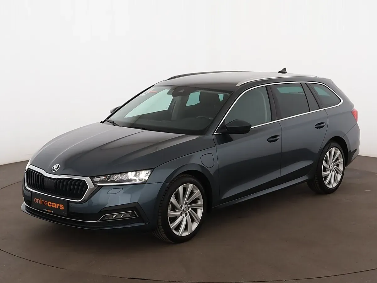 Skoda Octavia 2021 photo 2