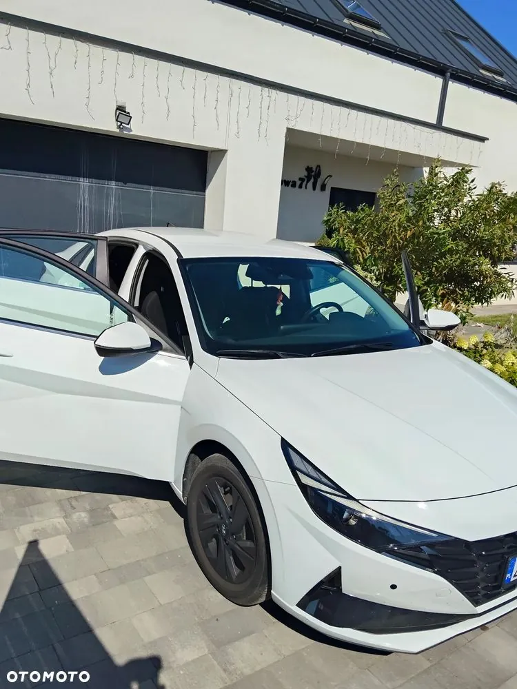 Hyundai Elantra 2022 photo 3