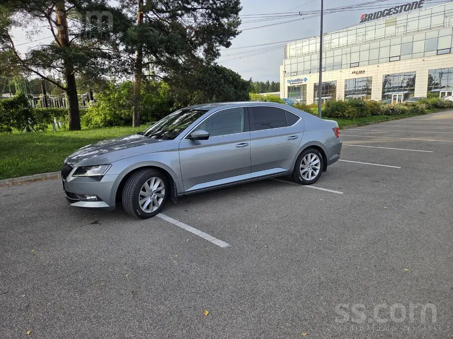 Skoda Superb 2019 photo 2