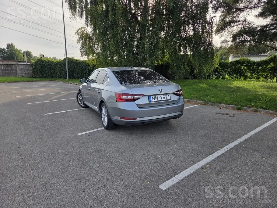 Skoda Superb 2019 photo 3