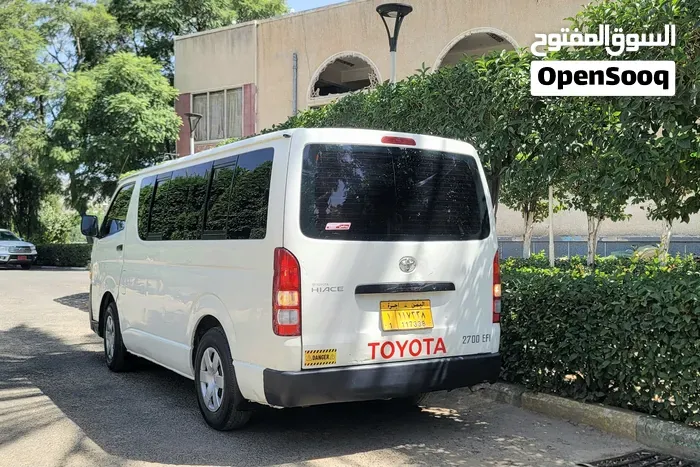 Toyota Hiace 2013 photo 3
