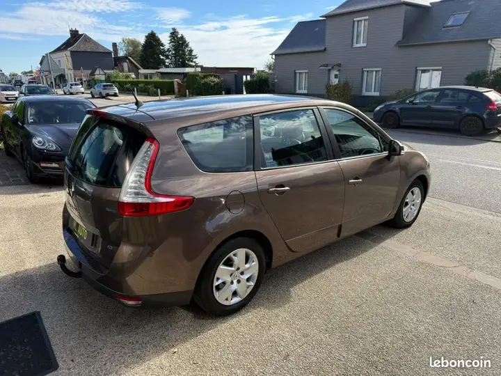 Renault Grand Scenic 2011 photo 3