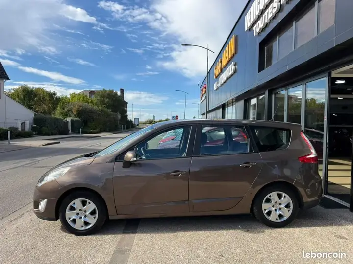 Renault Grand Scenic 2011 photo 5