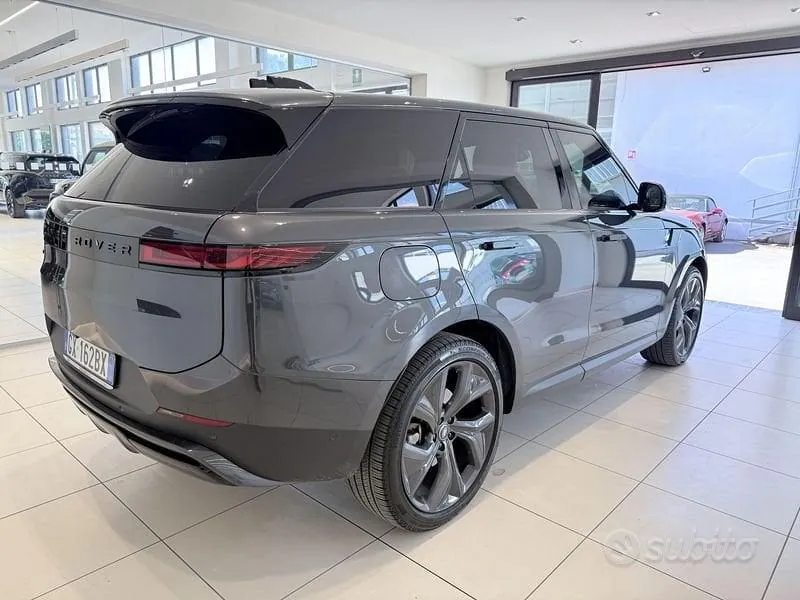 Land Rover Range Rover Sport 2025 photo 2