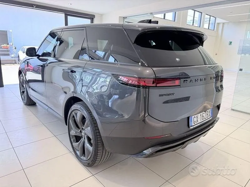 Land Rover Range Rover Sport 2025 photo 4