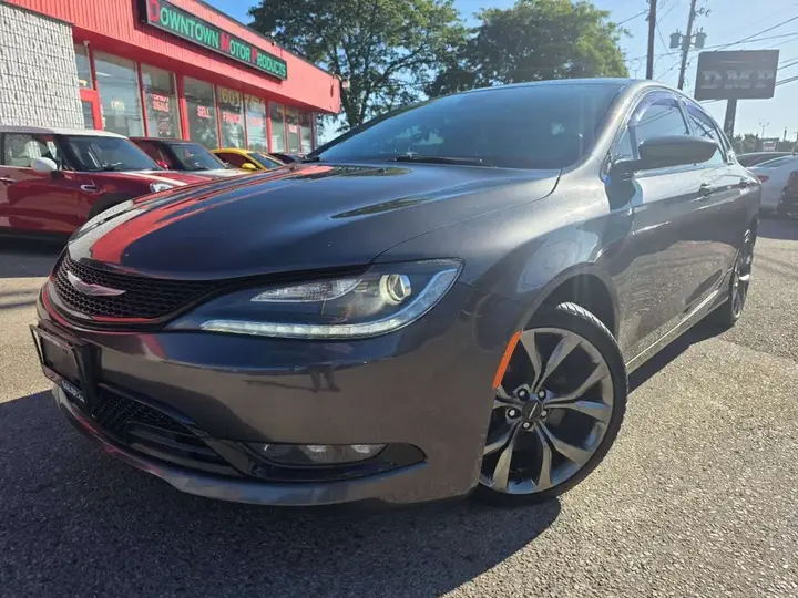 Chrysler 200 2015 photo 2
