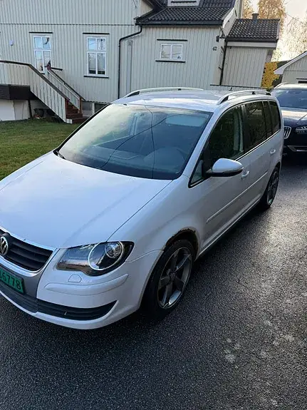 Volkswagen Touran 2010 photo 5