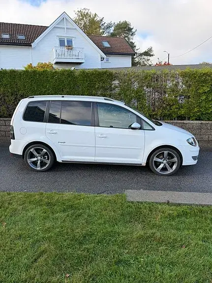 Volkswagen Touran 2010 photo 3