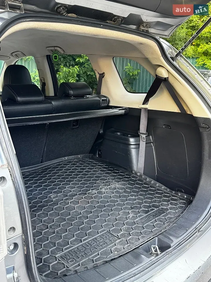 Mitsubishi Outlander 2013 photo 4