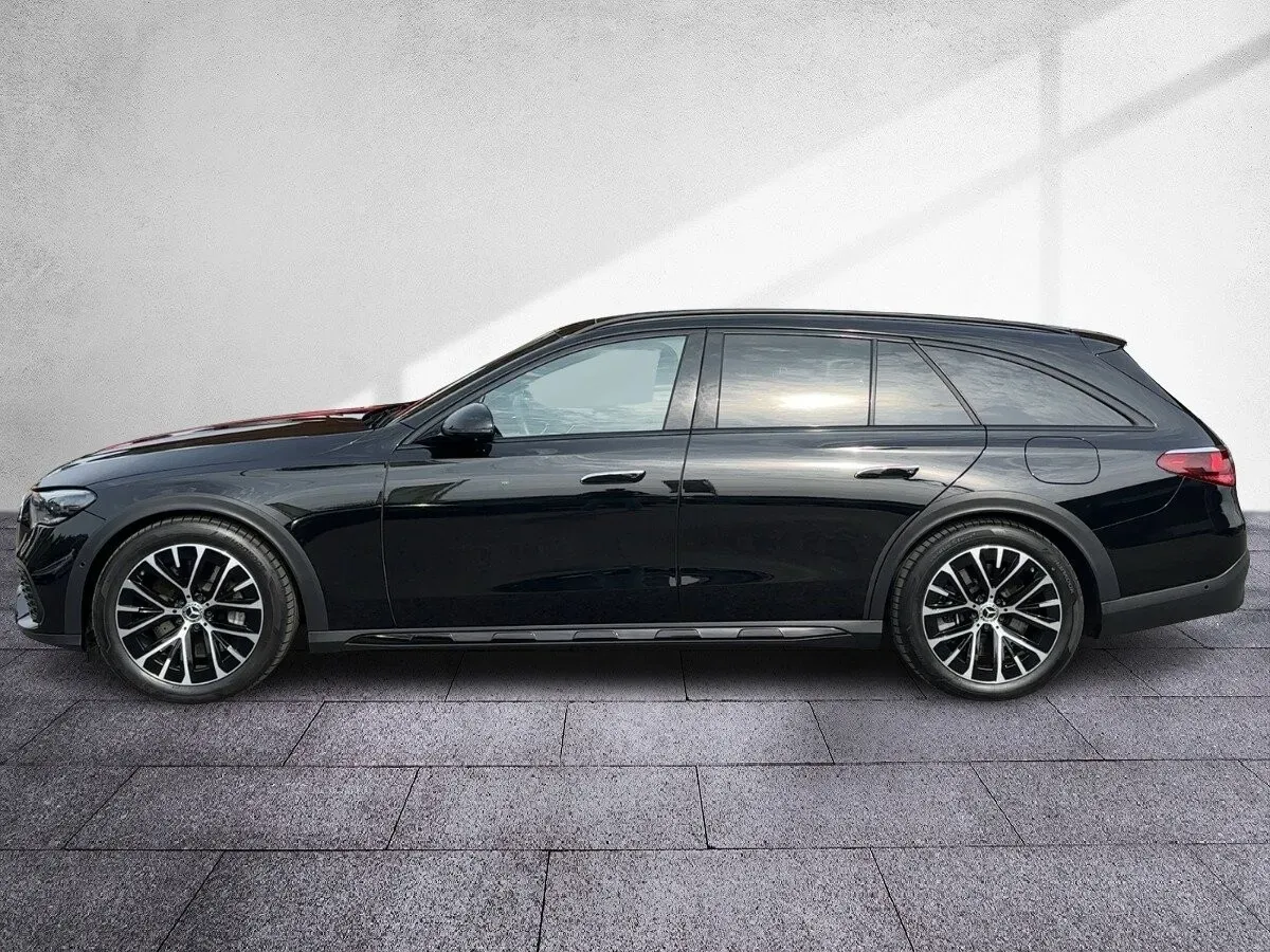 Mercedes-Benz E-Class 2025 photo 3