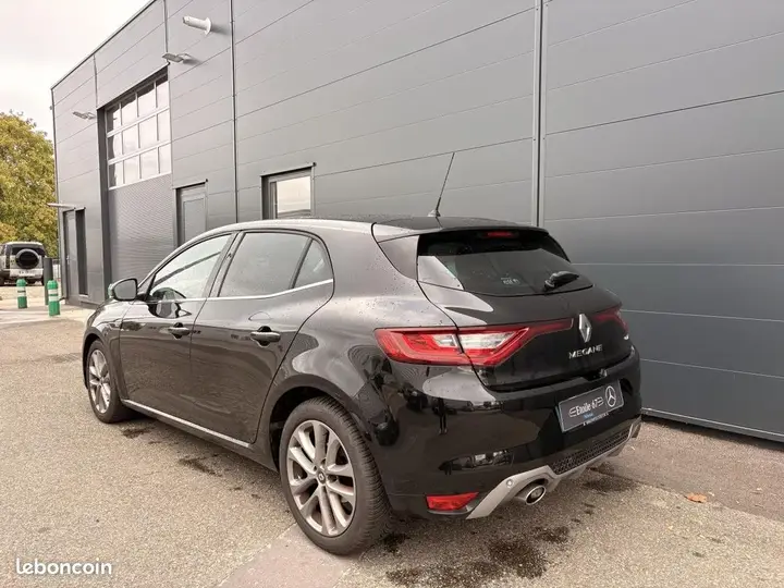 Renault Megane 2017 photo 2