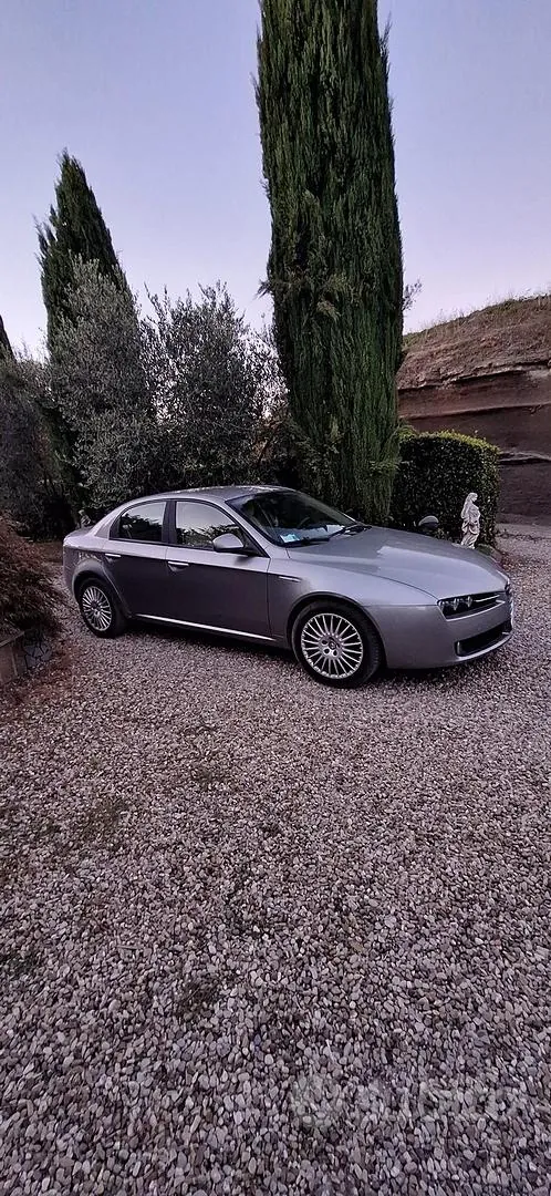 Alfa Romeo 159 2008 photo 4