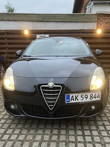 Alfa Romeo Giulietta 2011 photo 3