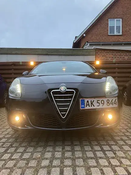 Alfa Romeo Giulietta 2011 photo 4