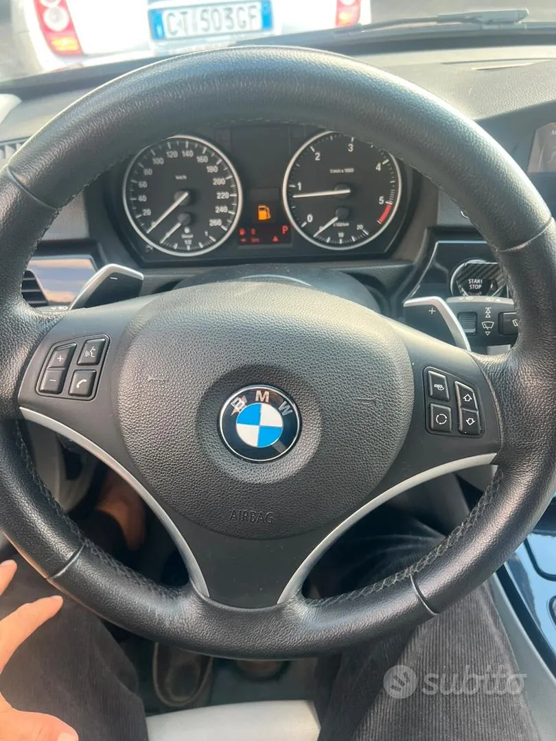 BMW 320 2011 photo 3