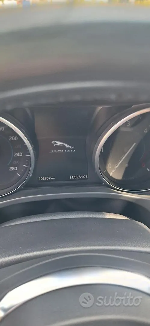 Jaguar F-Pace 2017 photo 4