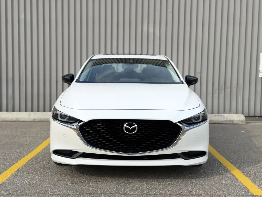 Mazda 3 2023 photo 2