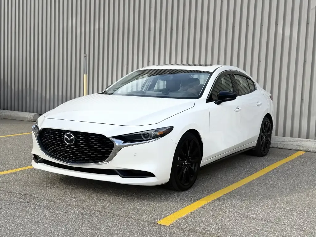 Mazda 3 2023 photo 3