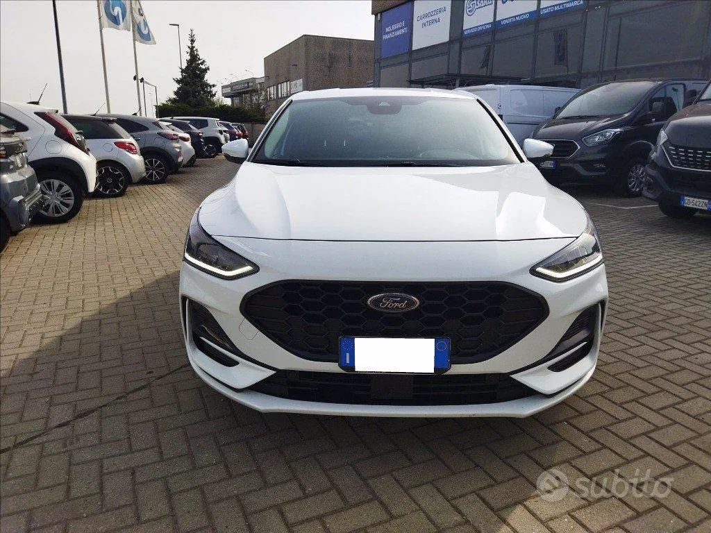 Ford Focus 2024 photo 2