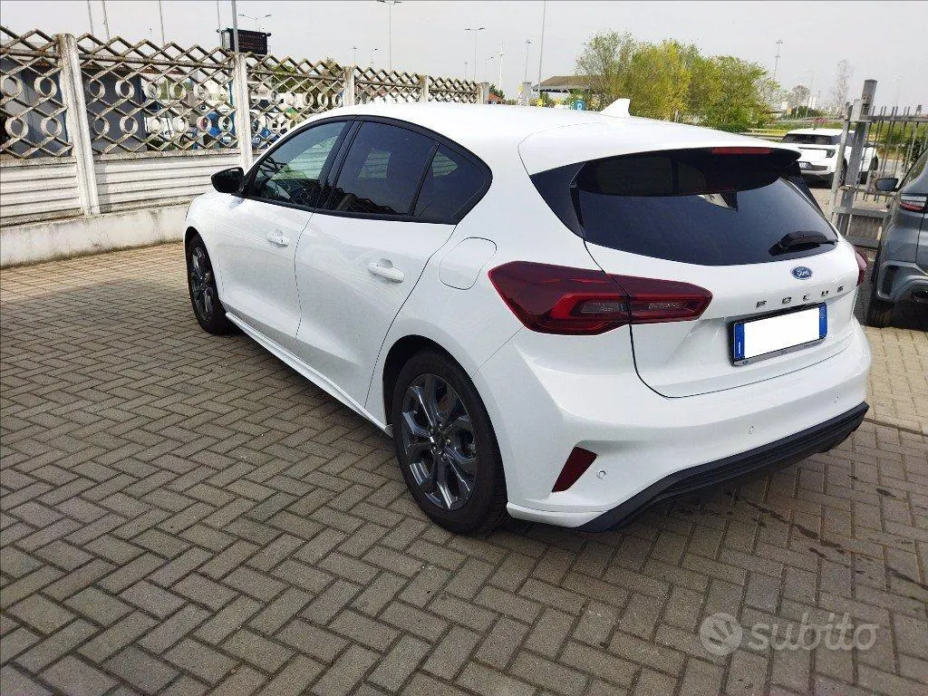 Ford Focus 2024 photo 5