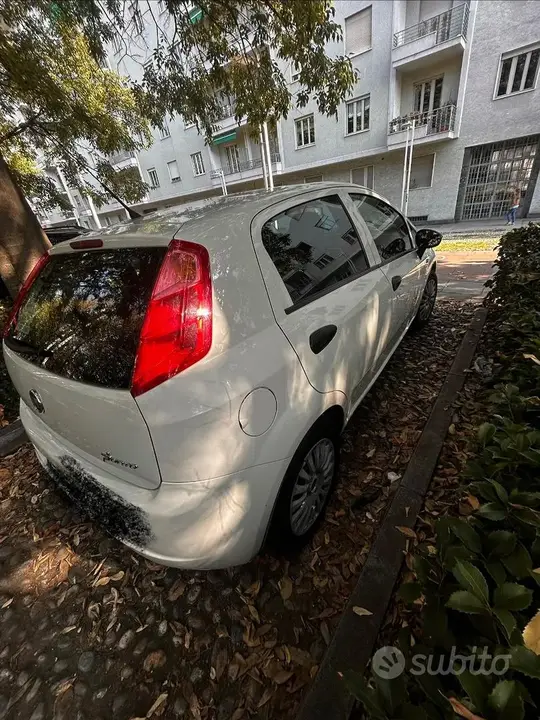 Fiat Grande Punto 2013 photo 2
