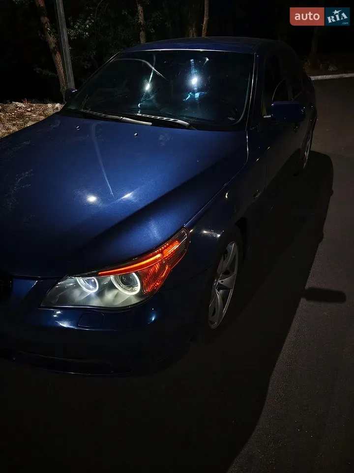BMW 5 Series 2005 photo 2