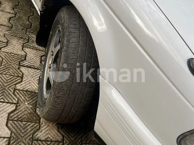 Nissan Sunny 1990 photo 3